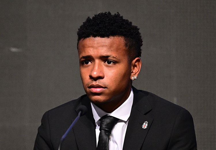 Beşiktaş, yeni transferler Keny Arroyo ve Elan Ricardo için imza töreni düzenledi